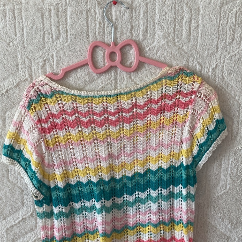 EUC     Multi-color Knit Short Sleeve Top - Picture 6 of 6
